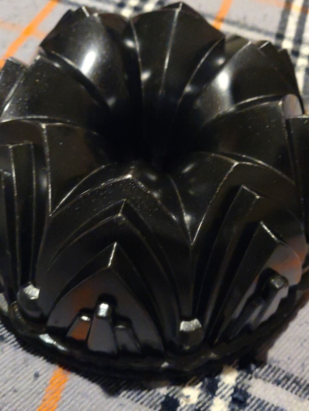 Black Decorative Bundt Cake Pan - Kitchen Ware 9.5 X 4" Heavy Quality Metal